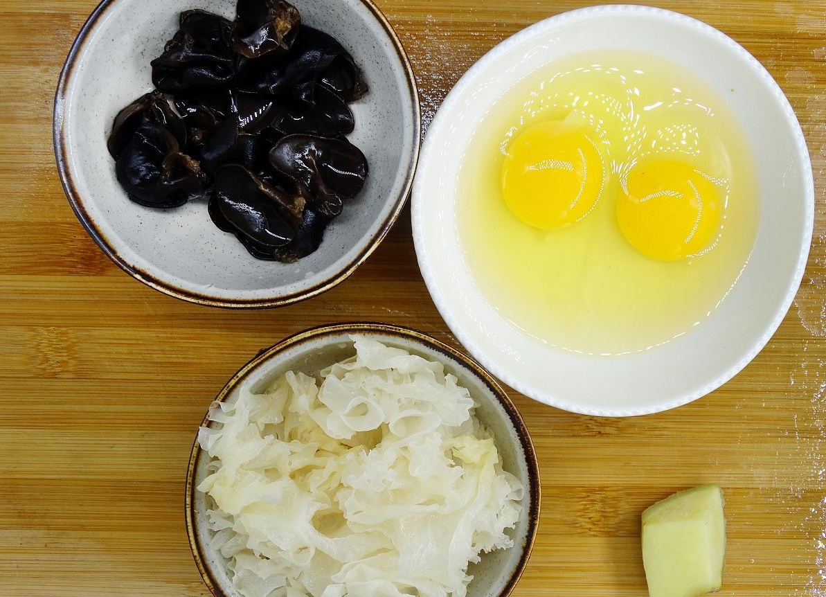 银耳别总炖汤了，搭配鸡蛋炒，滋味鲜香更好吃(图3)